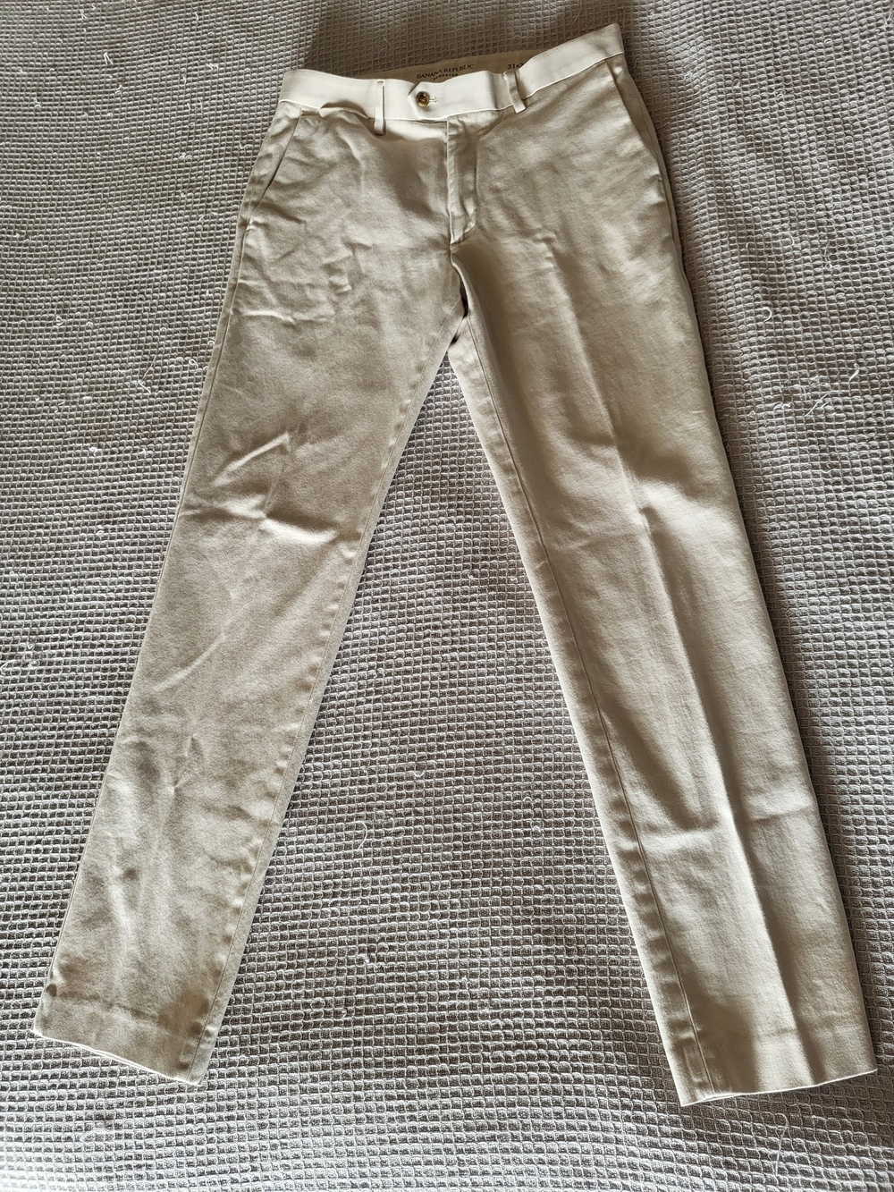 Banana Republic Straight-Leg Jeans in Khaki
